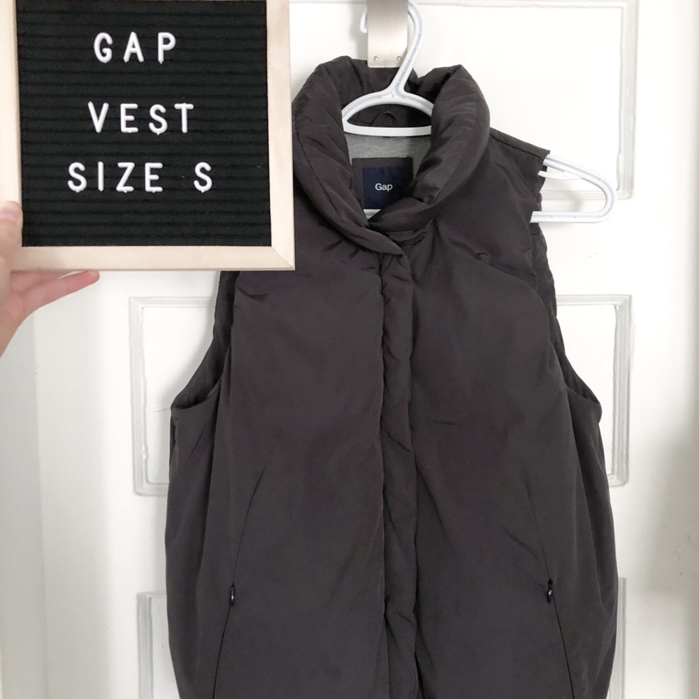 GAP Puffy Vest Charcoal Size Small